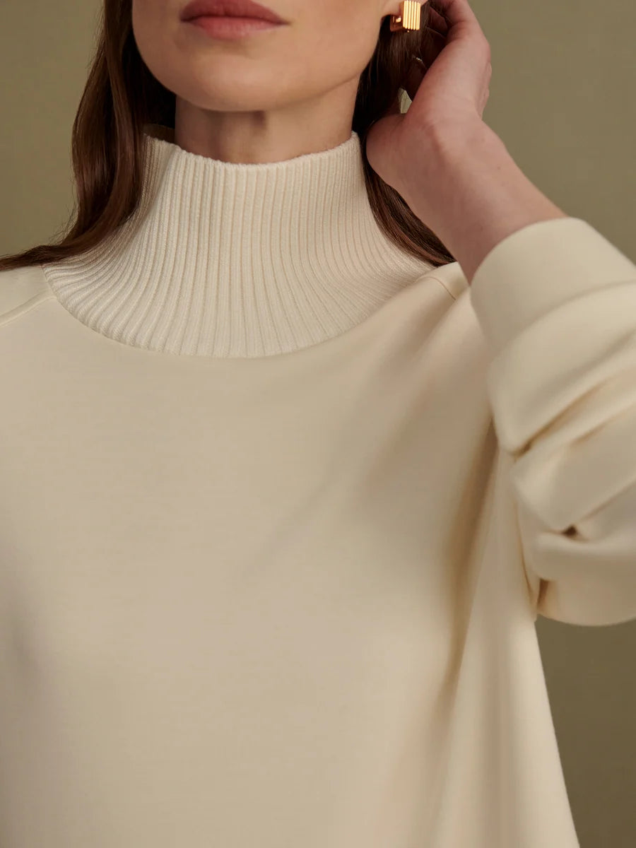 Celia High Neck Crop Sweat (Pristine)