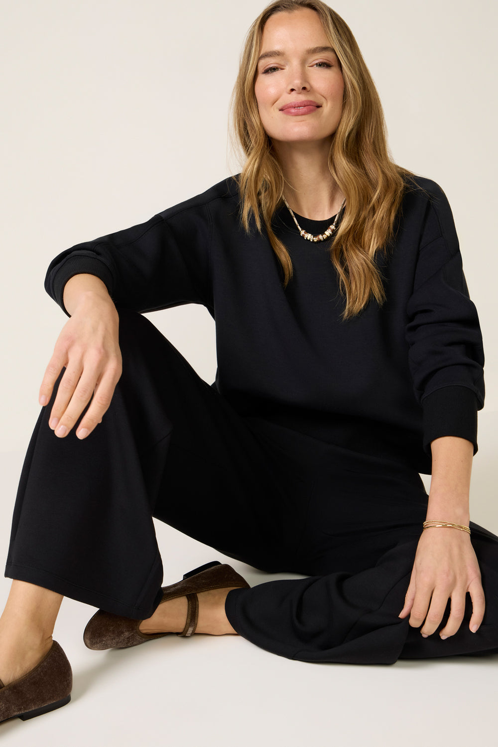 Spanx® Airessentials Luxe Straight Leg Pant (very black)