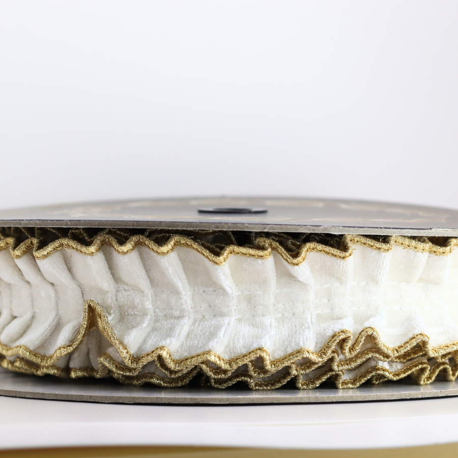 White Velvet Pleated Metallic Dupion DBL Fusedx1.5