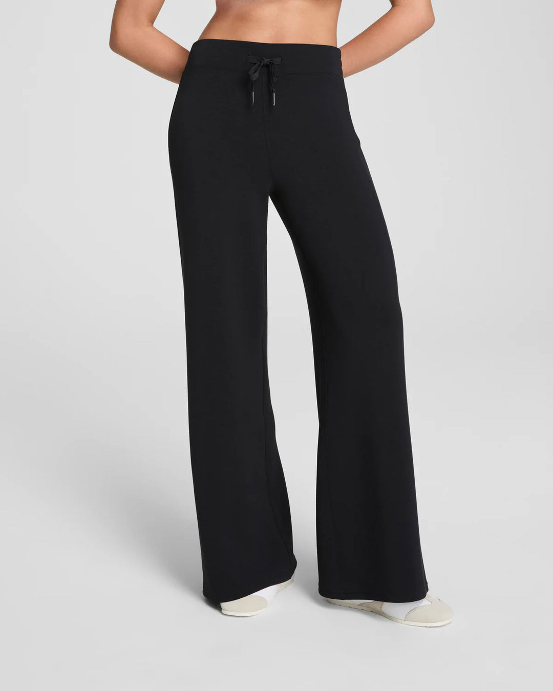 Spanx® Airessentials Wide Leg Pant (Very Black)