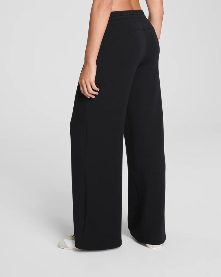 Spanx® Airessentials Wide Leg Pant (Very Black)