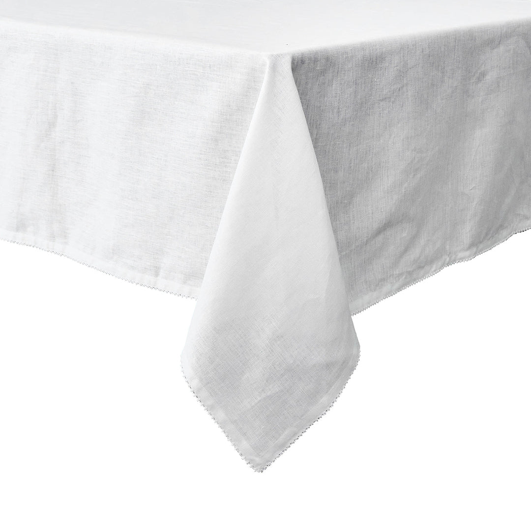 Berry Scallop 60" x 120" Tablecloth - White