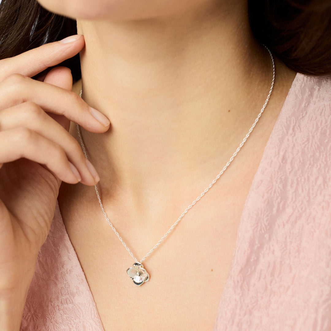 Bloom Delicate Necklace
