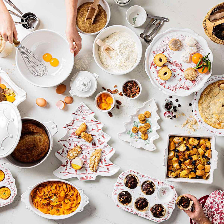 Country Estate Winter Frolic Cake Stand