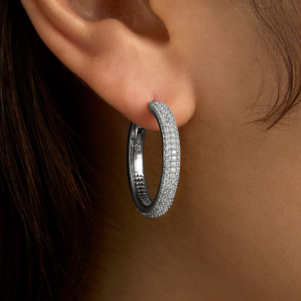 Giselle Pavé Hoops