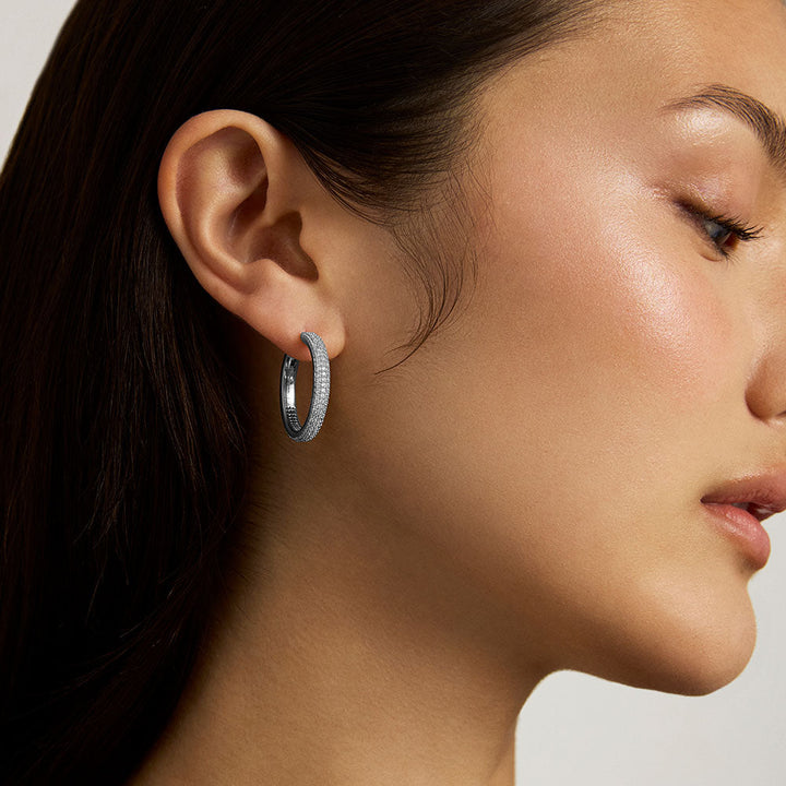 Giselle Pavé Hoops
