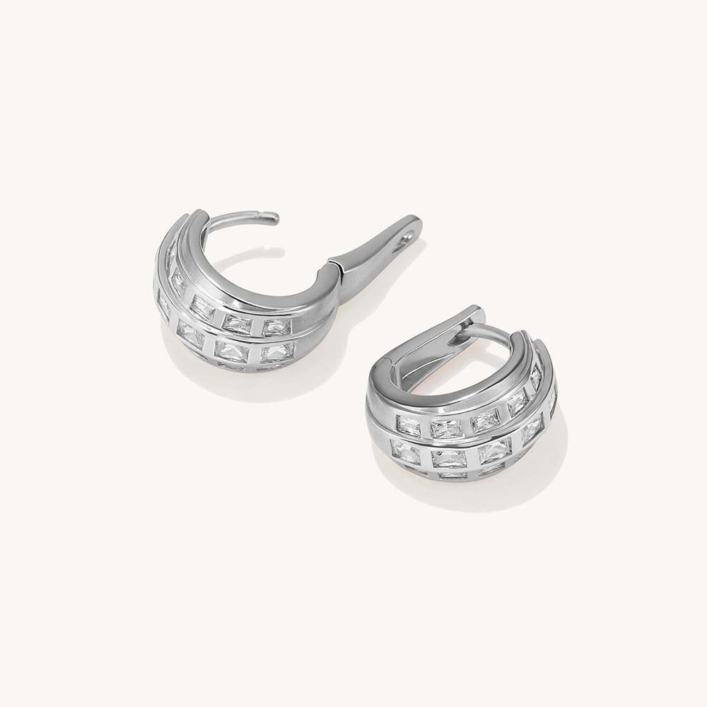 Gia Huggie Hoops