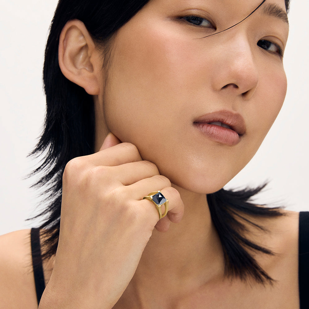 Petite Plaza Ring