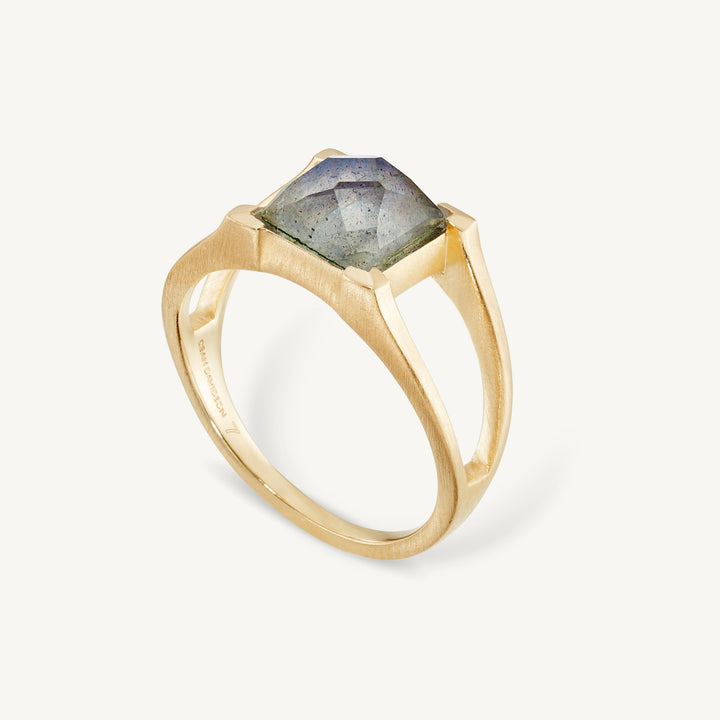 Petite Plaza Ring