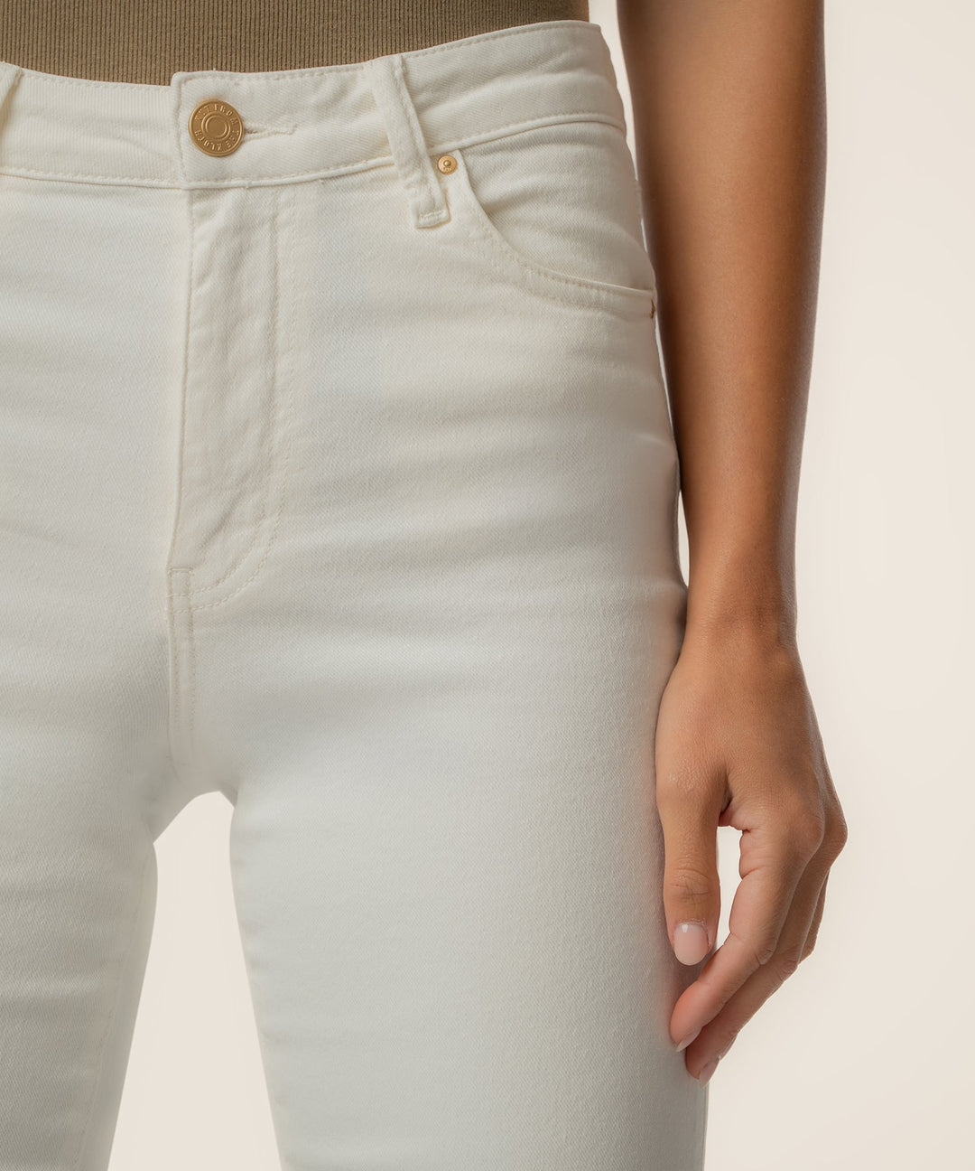 Kelsey High Rise Ankle Flare in Ecru