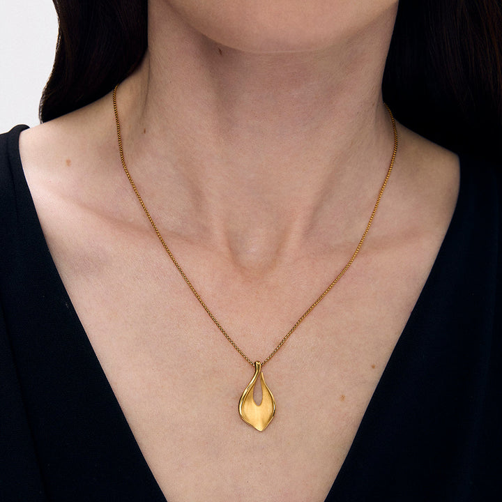 Lanta Pendant Necklace