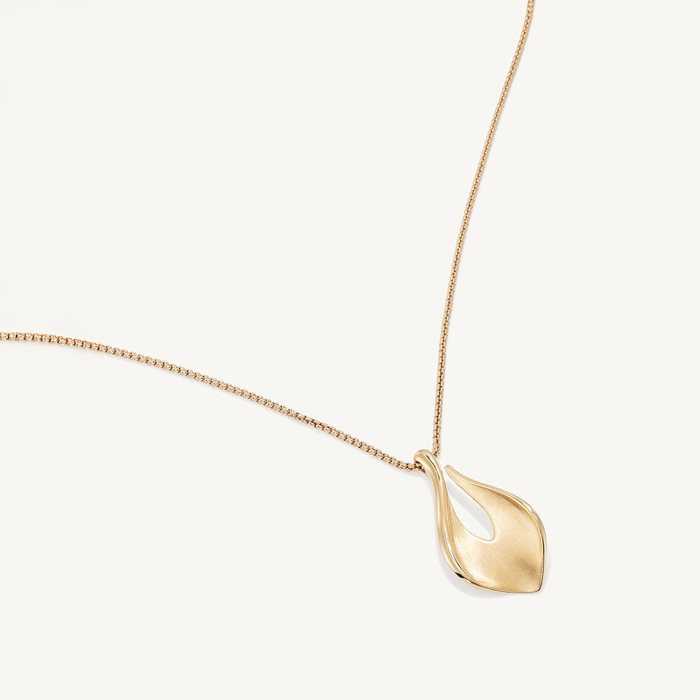 Lanta Pendant Necklace