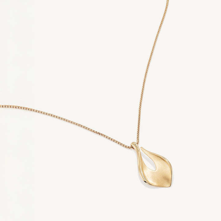 Lanta Pendant Necklace
