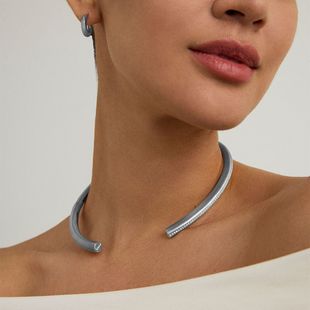 Colette Pavé Collar