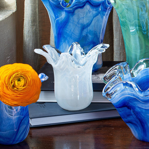 Onda Glass White Petite Vase