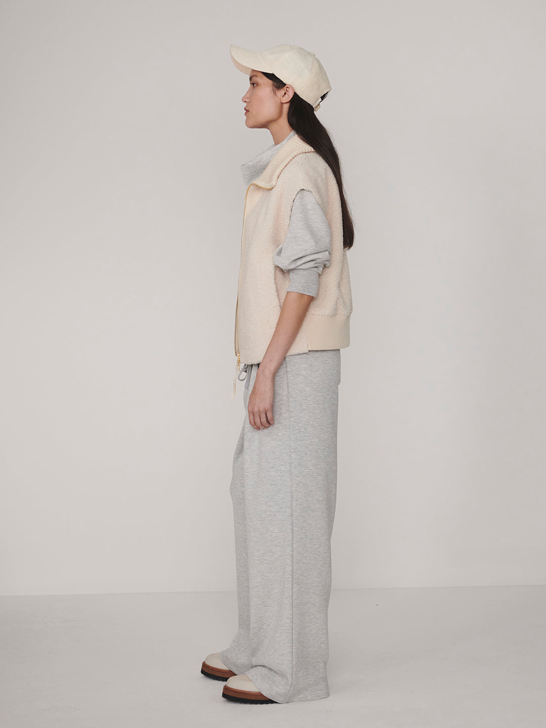 Dominic Sherpa Gilet (Sandshell)