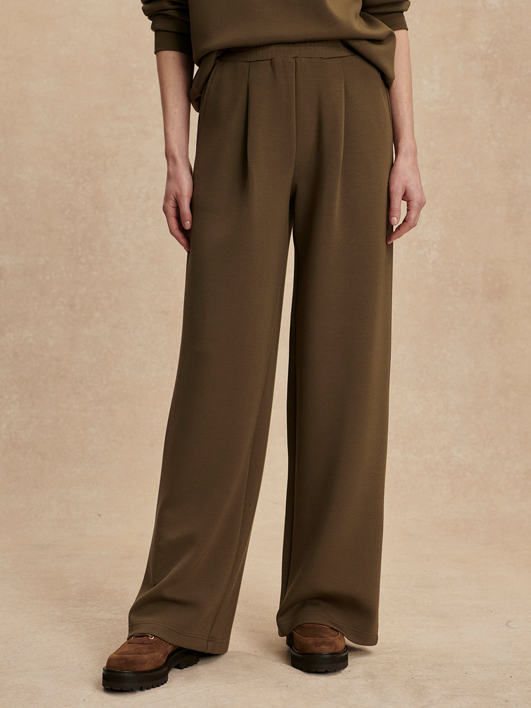 The Extra Wide Leg Pant 29.5 (Military Olive)