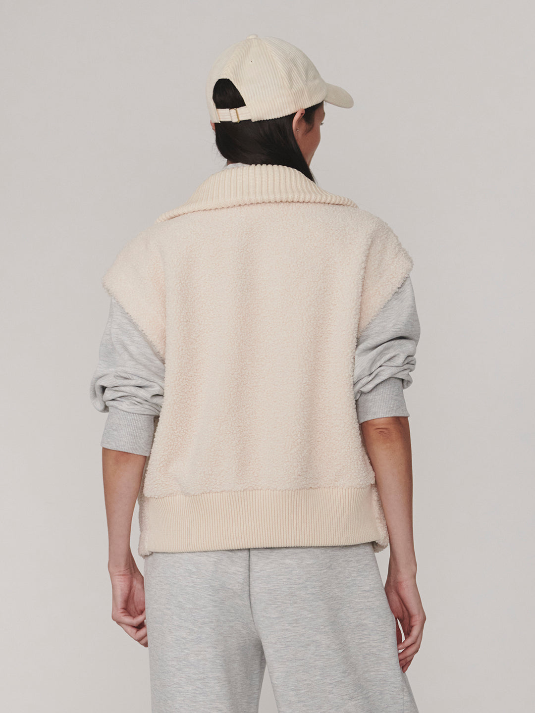 Dominic Sherpa Gilet (Sandshell)