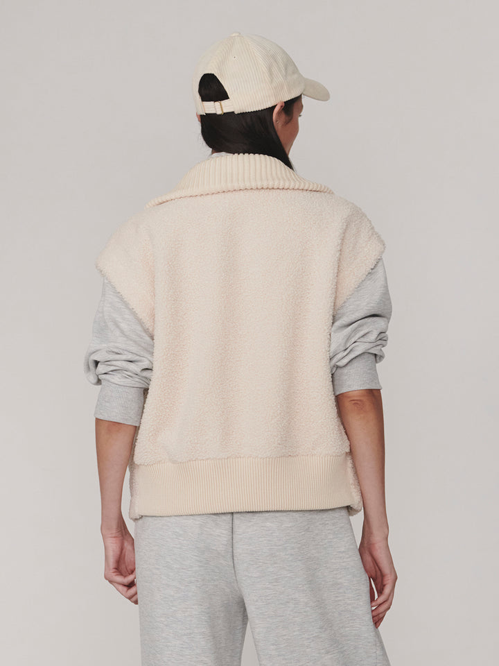 Dominic Sherpa Gilet (Sandshell)