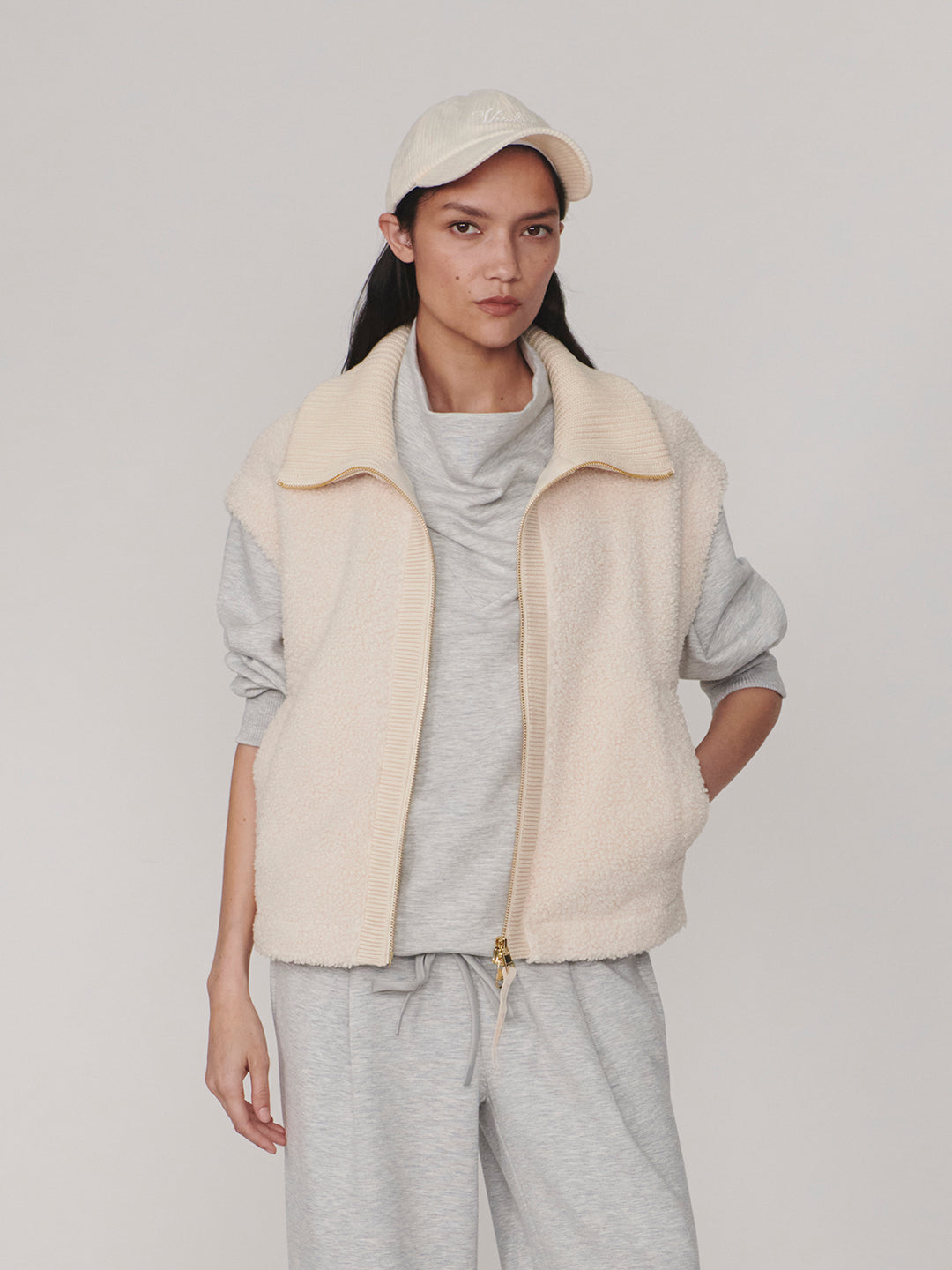 Dominic Sherpa Gilet (Sandshell)