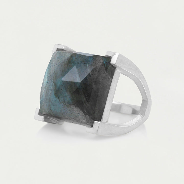 Plaza Ring - Silver / Labradorite