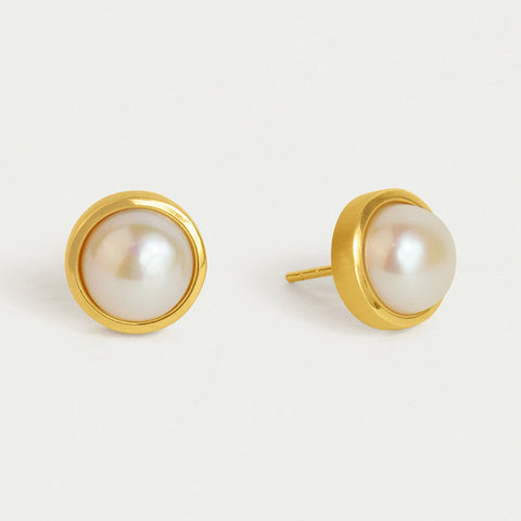 Signature Large Knockout Studs - Gold / Pearl