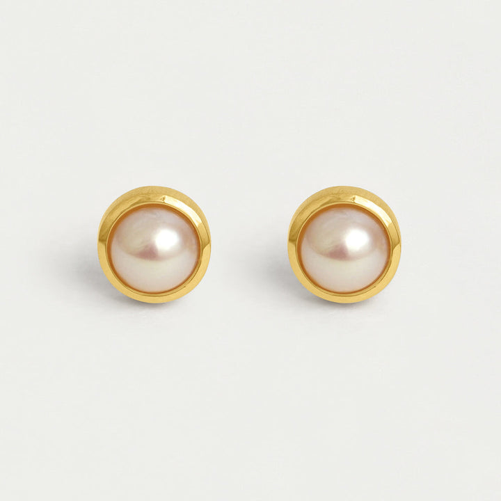 Signature Midi Knockout Studs - Gold / - Pearl