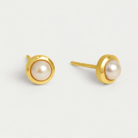 Signature Small Knockout Studs - Gold / Pearl