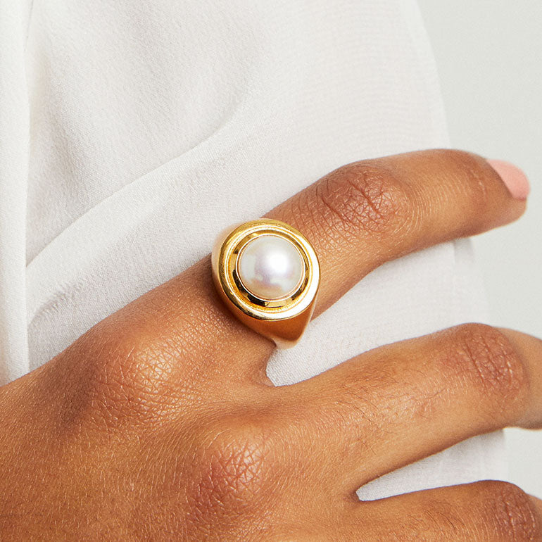 Mini Signet Ring - Gold / Pearl