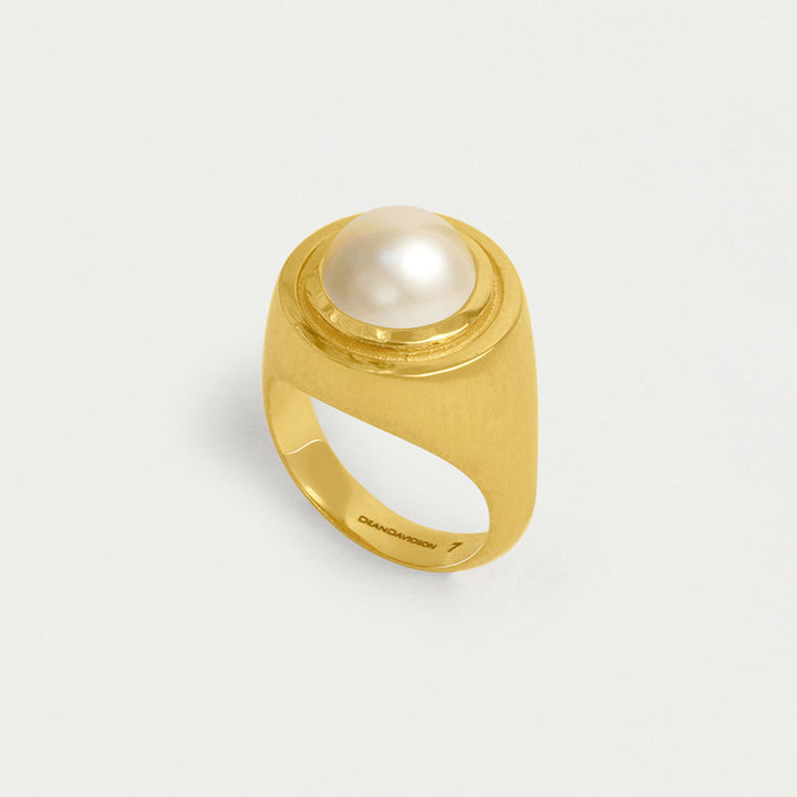 Mini Signet Ring - Gold / Pearl